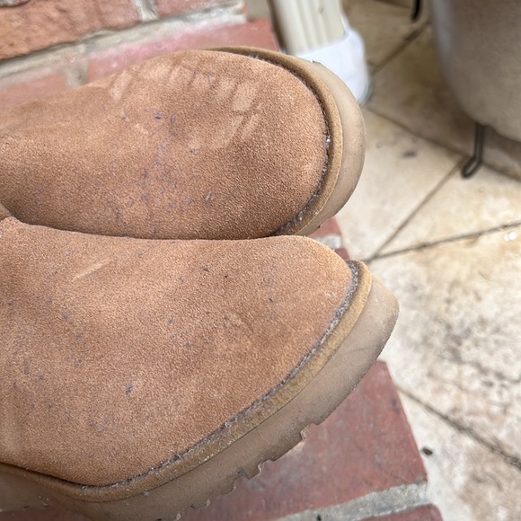 Uggs boots size 7 - Picture 6 of 6
